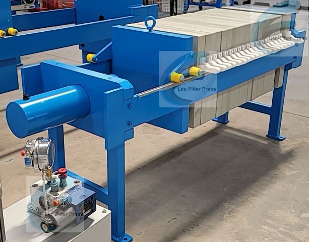 Small Filter Press in Smalls Scale Chamber Capacity Design,Small Size Filter Press for Laboratory Filtering Test from Leo Filter Press